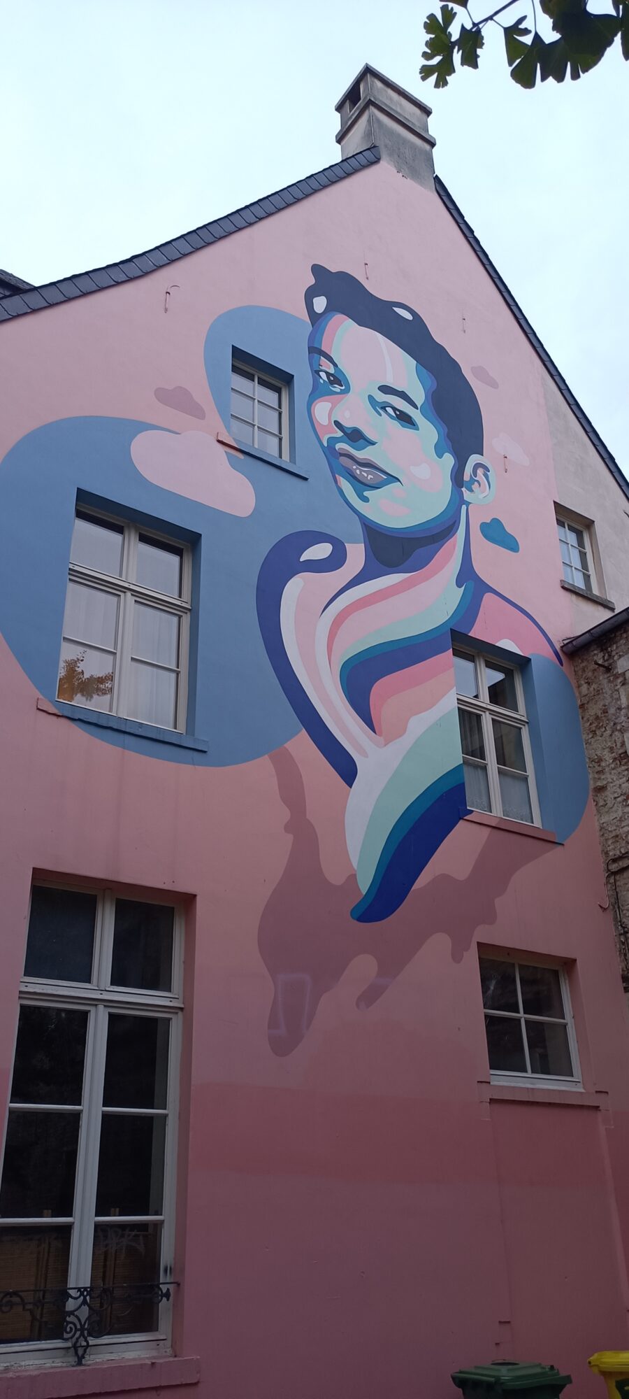 Hommage à Ihsane Jarfi par Anthea Missy — Street art de Anthea Missy à Bruxelles