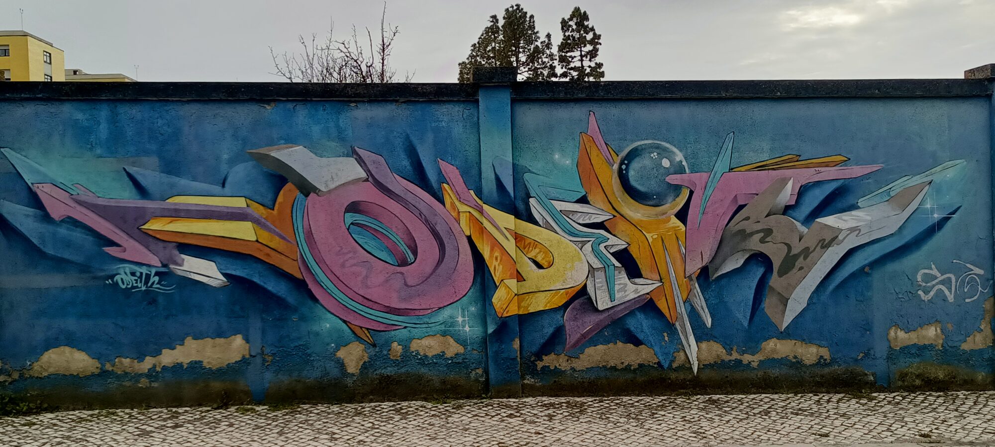 Lettering in relief by Odeith — Street art by Odeith in Lisboa