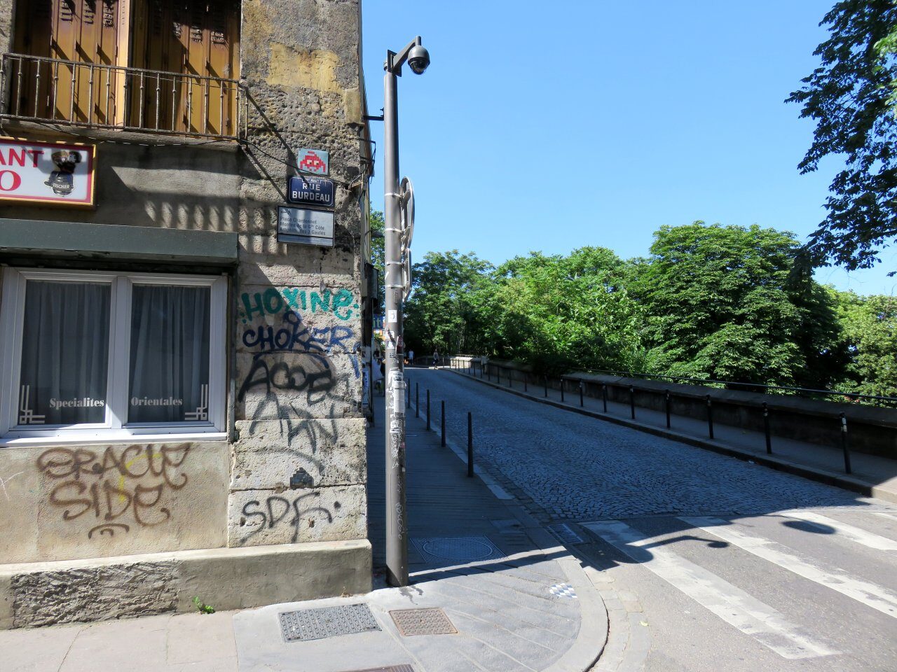 LY_24, Space Invader de la rue Burdeau — Street art de Invader à Lyon