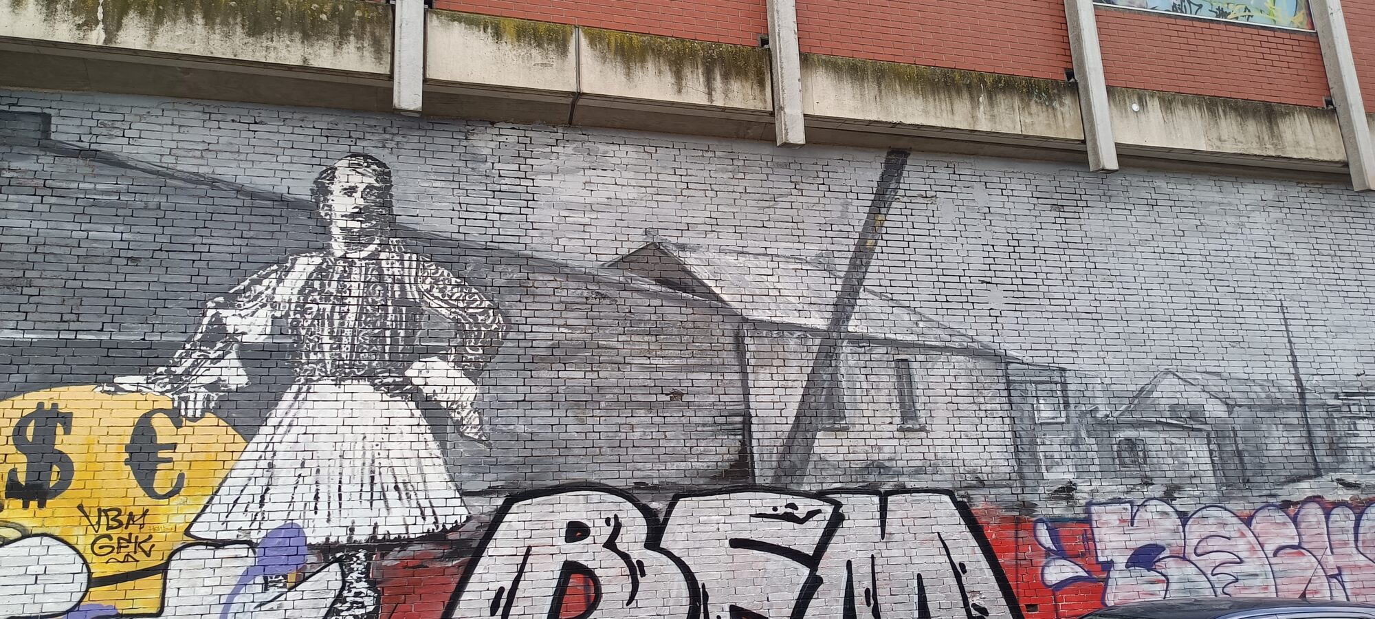 La dame en crinoline et le moulin — Street art à Köln