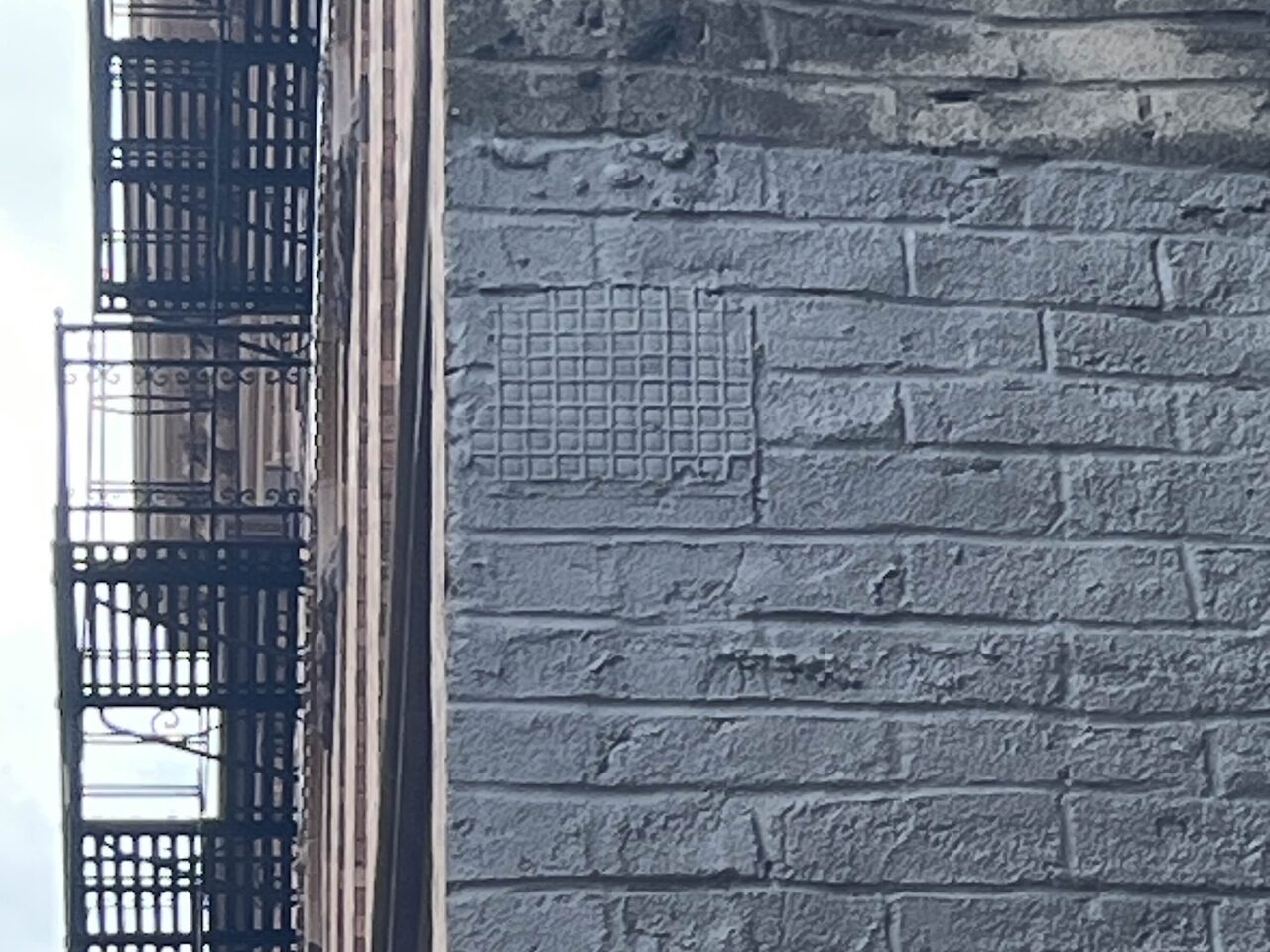 NY_10, Space Invader de Lafayette Street — Street art de Invader à New York