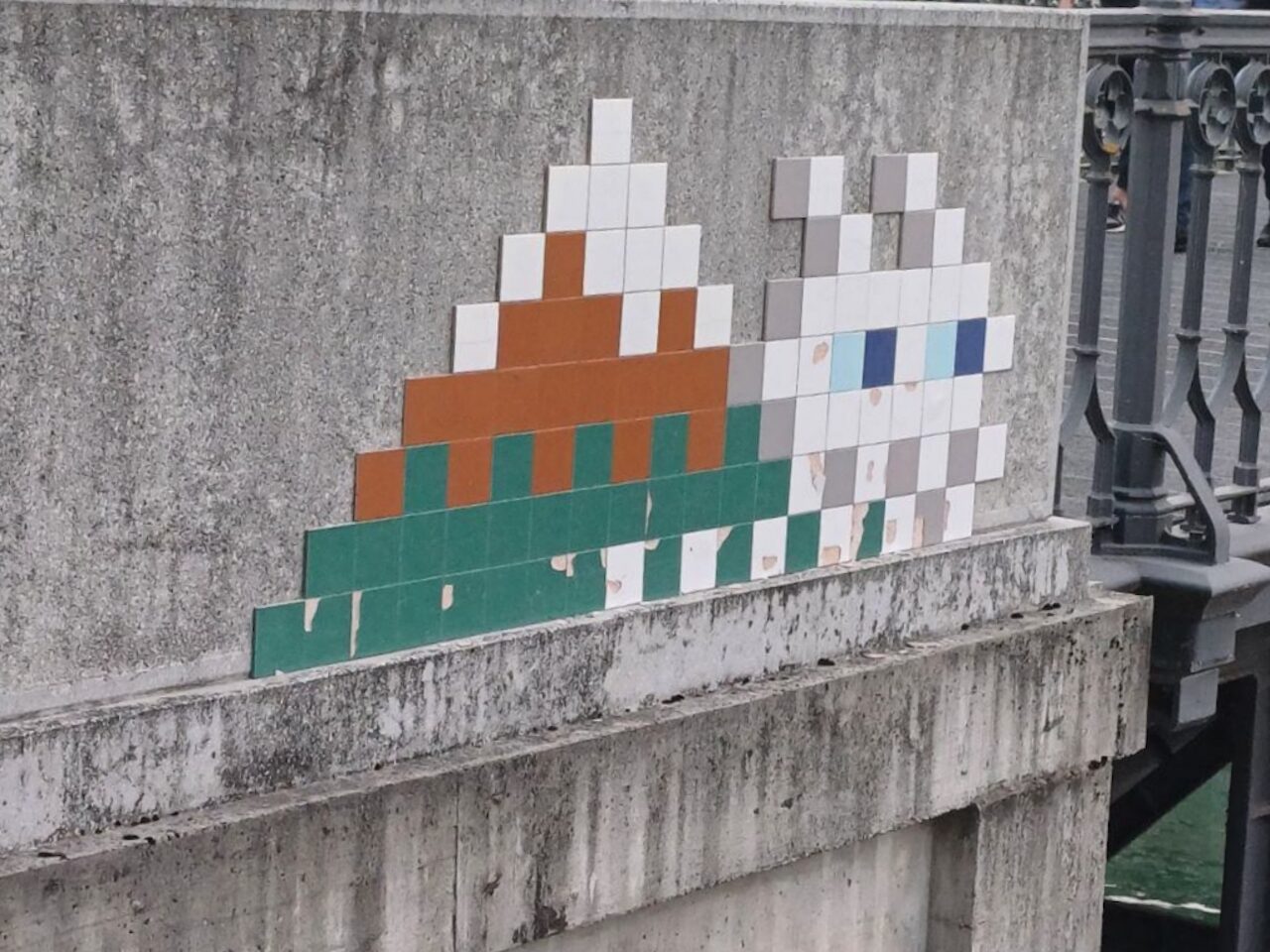 LJU_25, Space Invader de Hradeckega most — Street art de Invader à Ljubljana