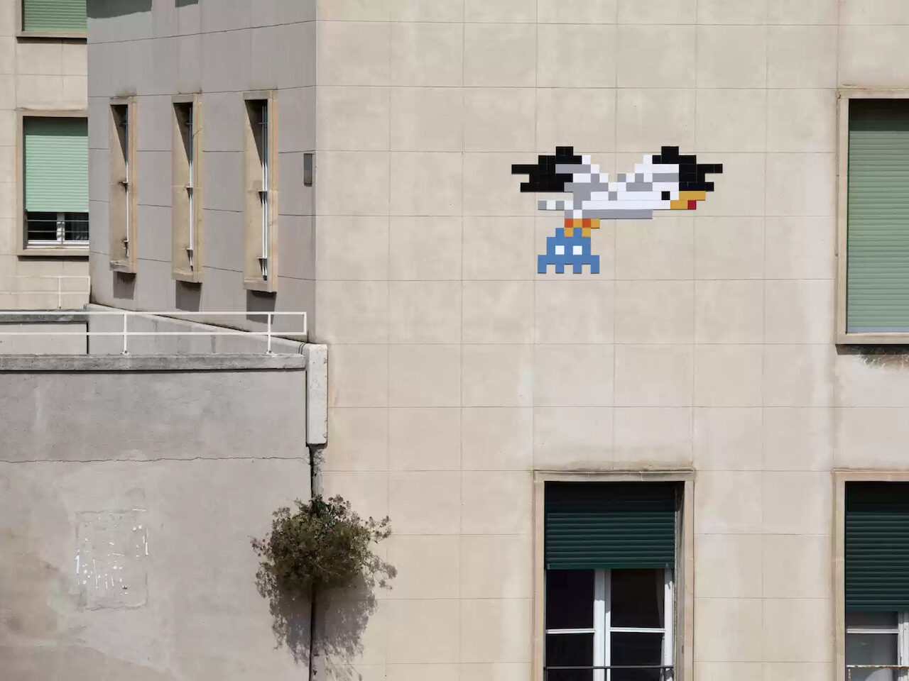 MARS_58, Space Invader de la place du Château Joly — Street art de Invader à Marseille