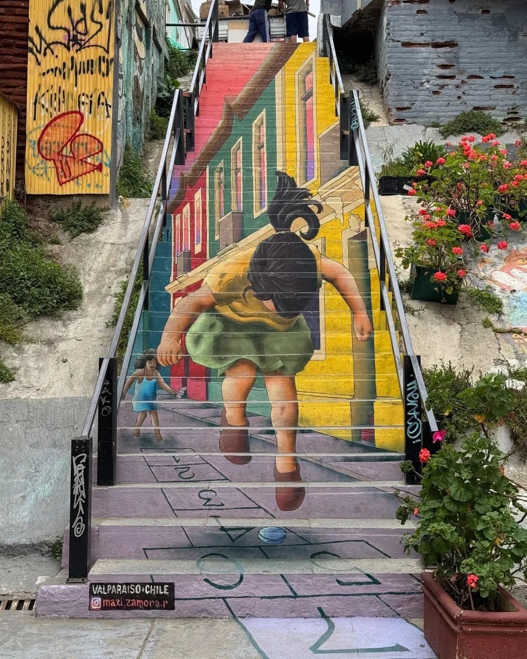 El Luche — Street art by Maxi Zamora in Valparaíso