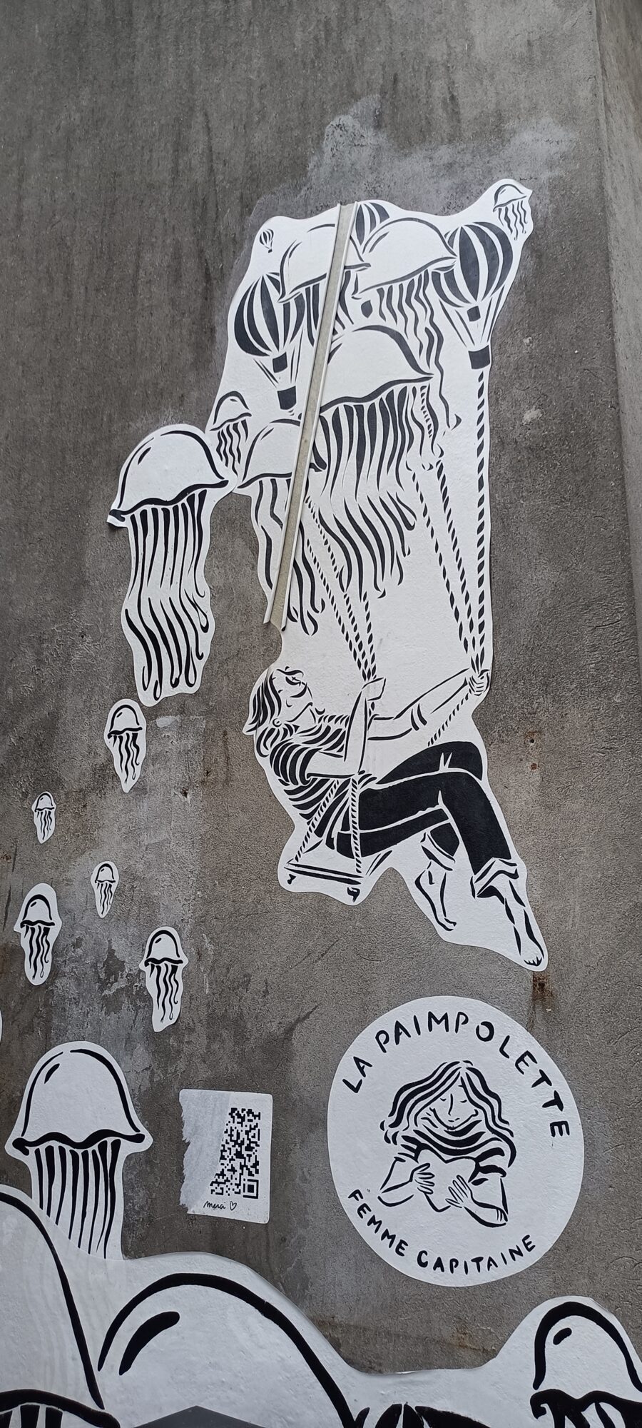 Balançoire aux méduses, La Paimpolette — Street art à Paimpol