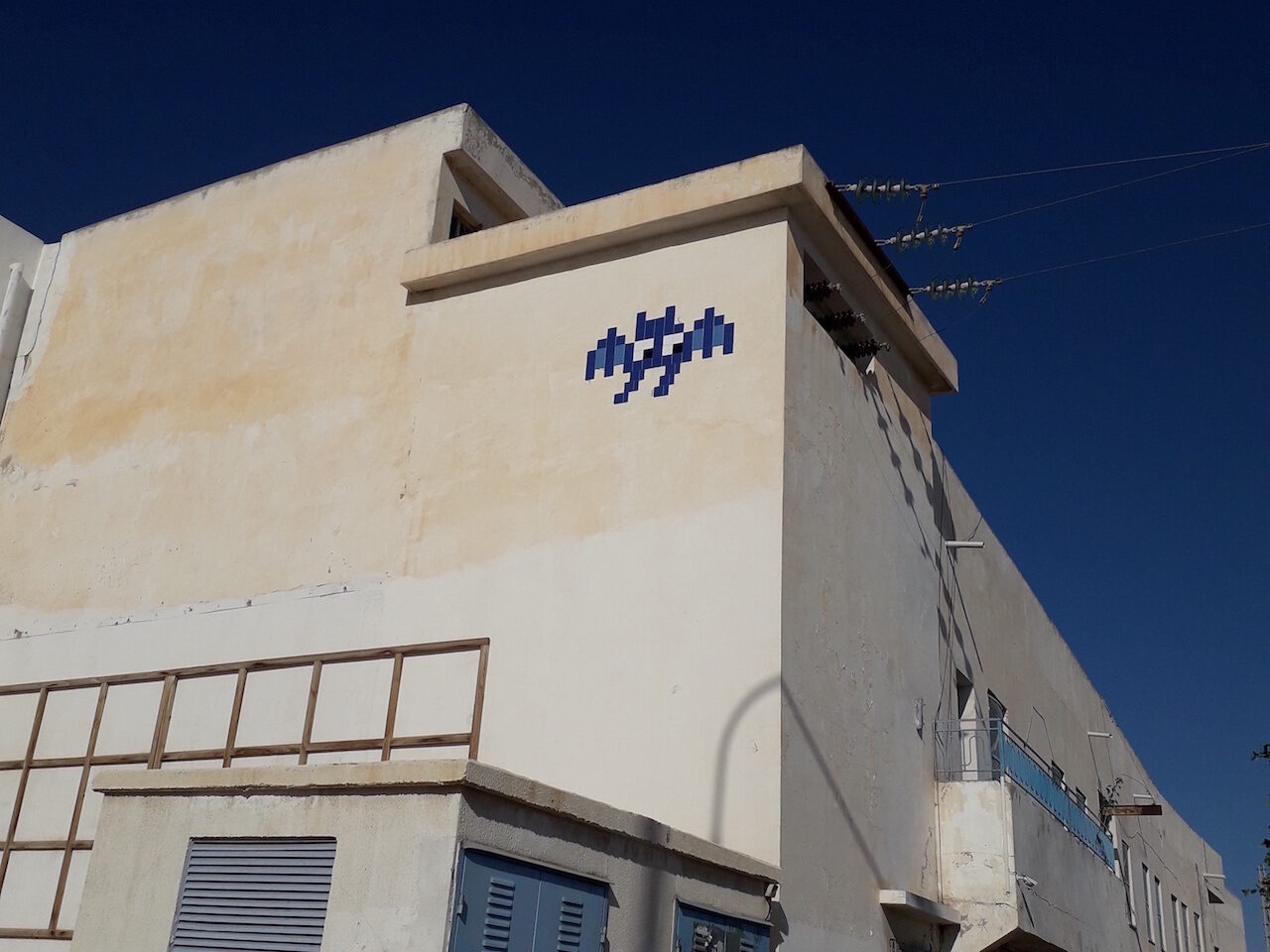 DJBA_29, Space Invader de R117 Houmt Souk — Street art de Invader à Houmt Souk