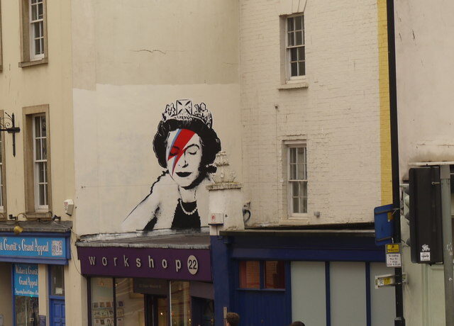 Jubilee, la reine en Ziggy Stardust — Street art de Banksy à Bristol