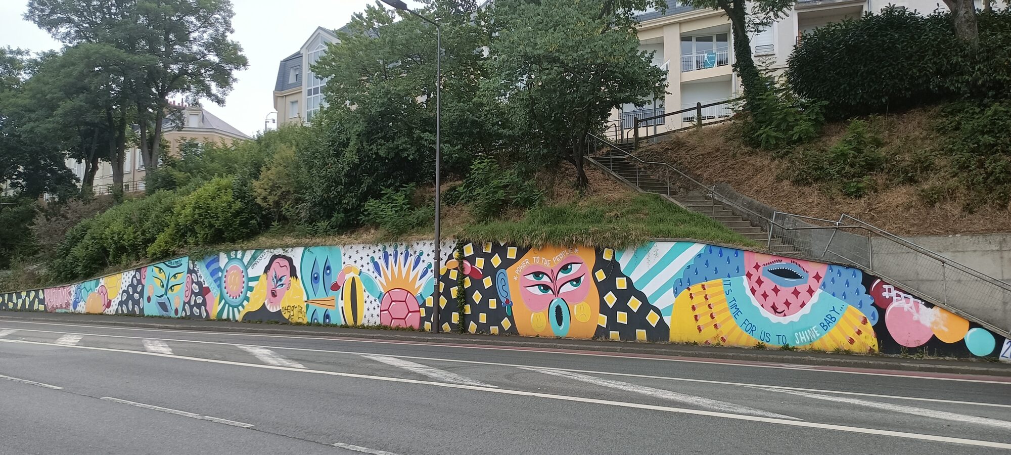 Power to the People par Kashink — Street art de Kashink à Le Mans