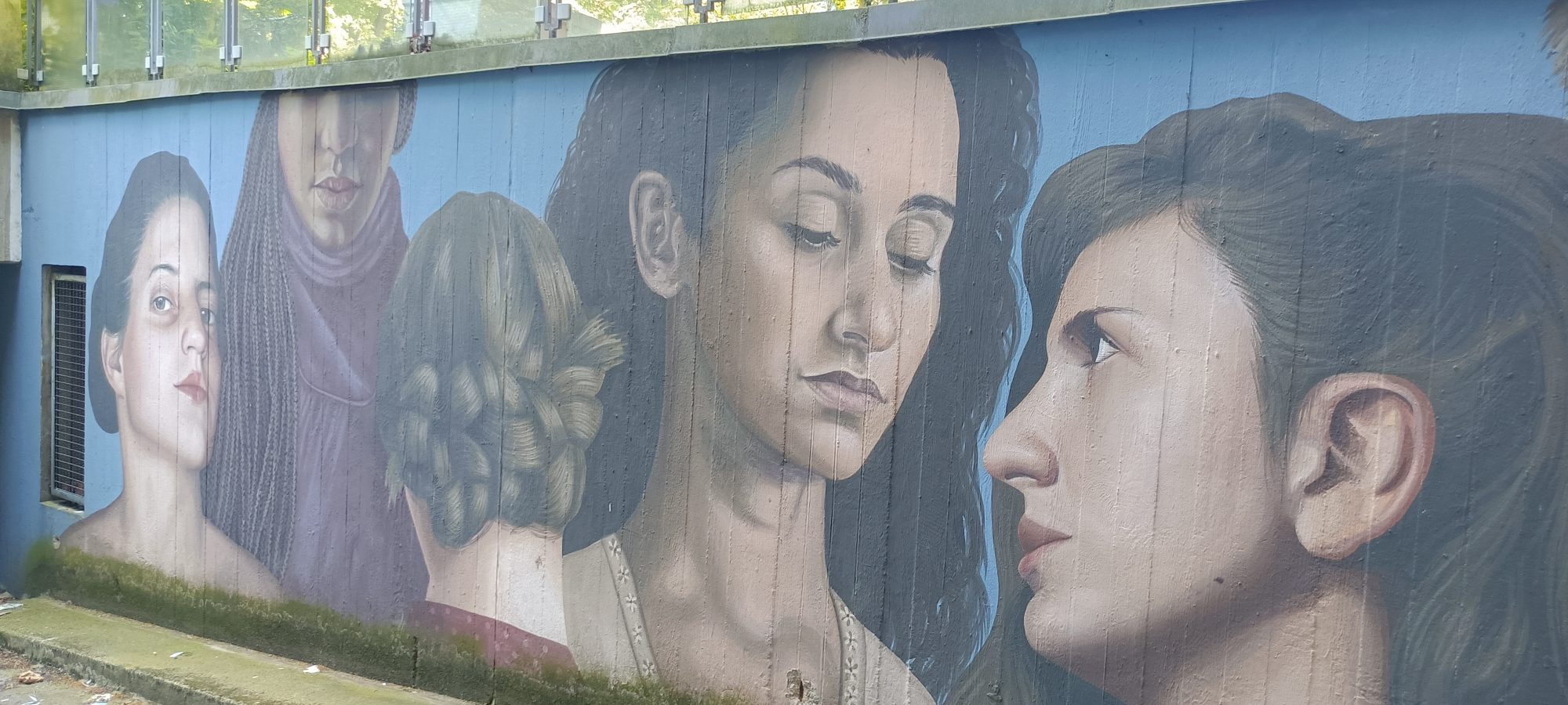 Femmes du monde du passage — Street art à Berlin