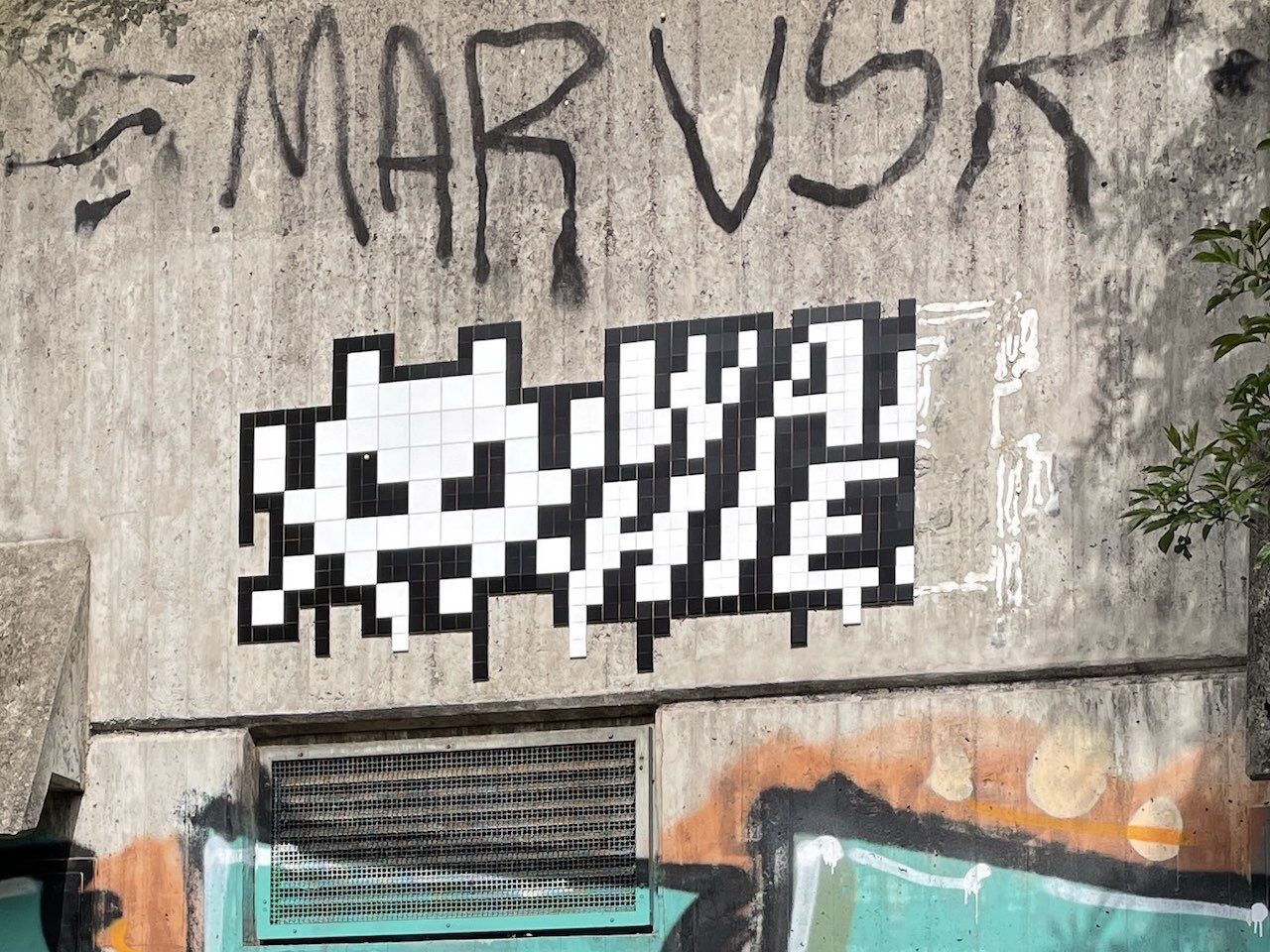 MUN_08, Space Invader de Garmischer Straße — Street art de Invader à München