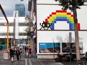BSL_25, Space Invader de Clarahofweg — Street art de Invader à Basel