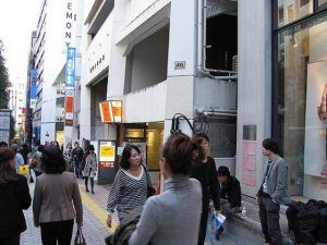 TK_18, Space Invader on Rue du Parc — Street art by Invader in Tokyo
