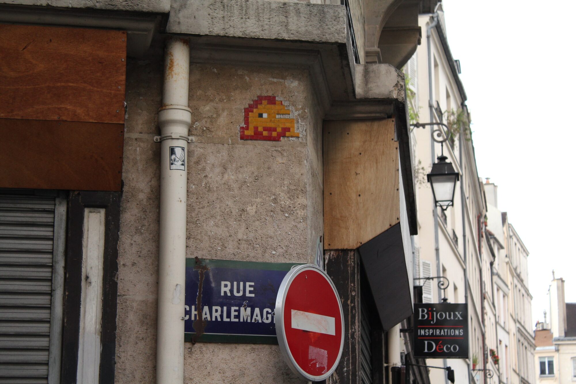 PA_106, Space Invader de la rue Charlemagne — Street art de Invader à Paris