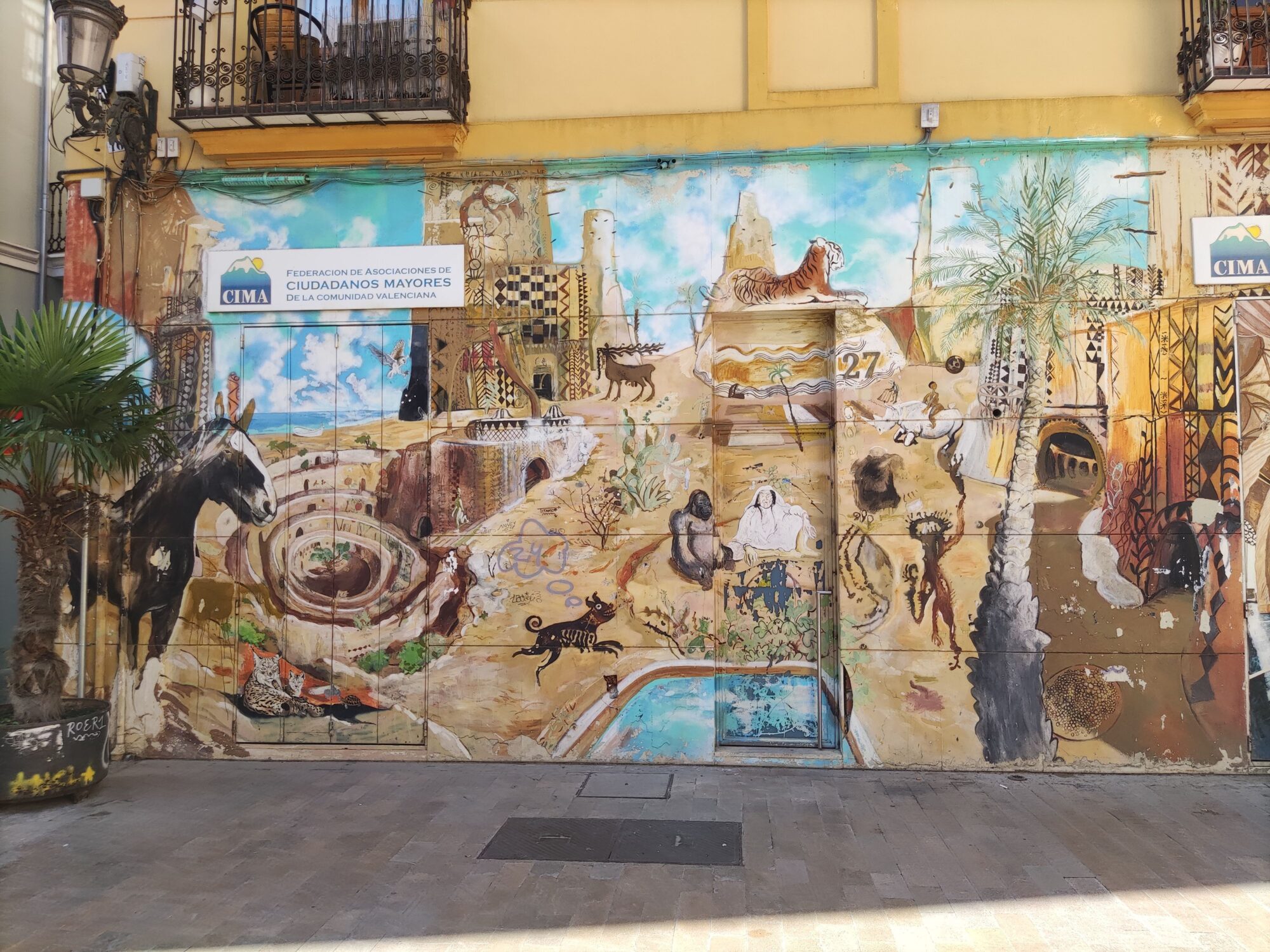 Paysage rupestre aux fauves — Street art à València