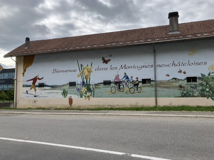 Bienvenue dans les Montagnes neuchâteloises — Street art de Carolus à Le Locle