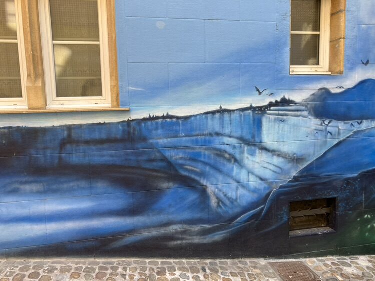 Bouquetins sur l'éperon rocheux — Street art à Neuchâtel