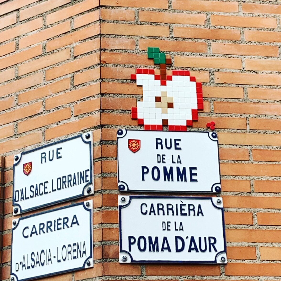 Pomme coupée de la rue de la Pomme — Street art de Mifamosa à Toulouse