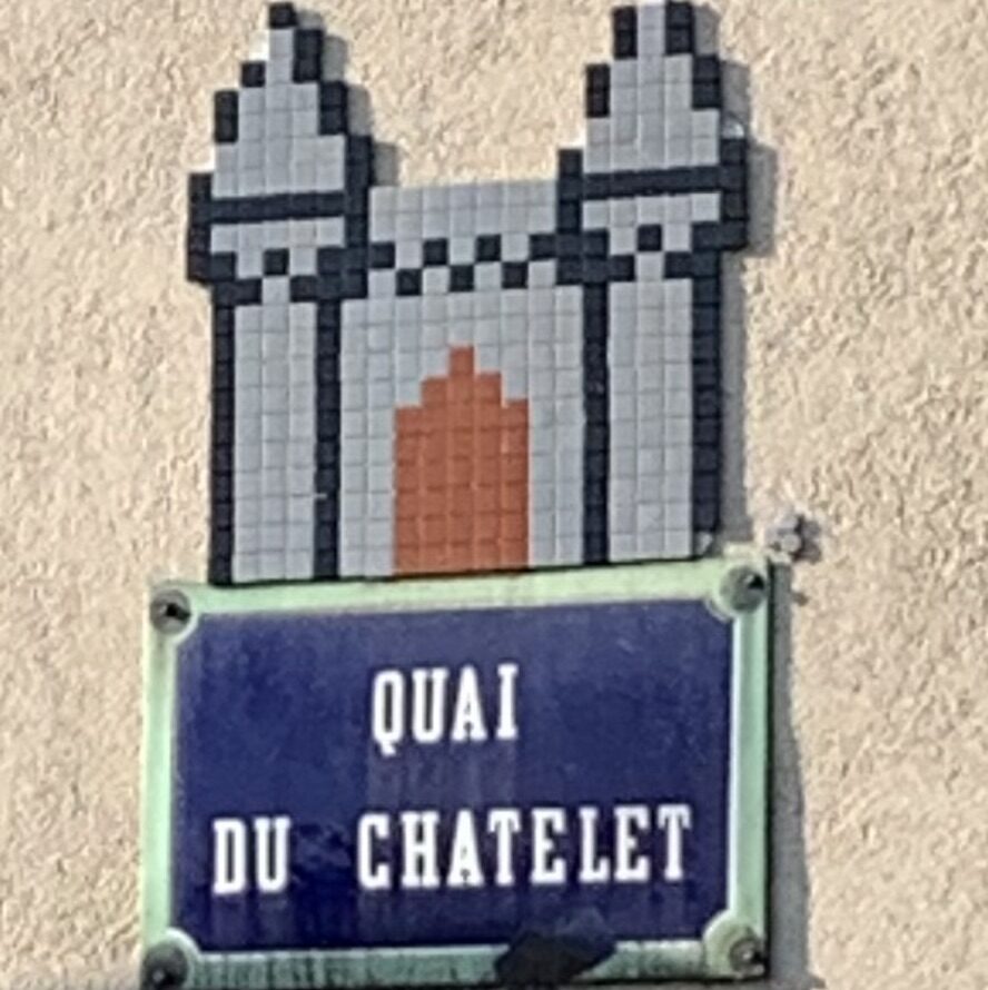 Little Castle on Quai du Châtelet — Street art by Mifamosa in Orléans