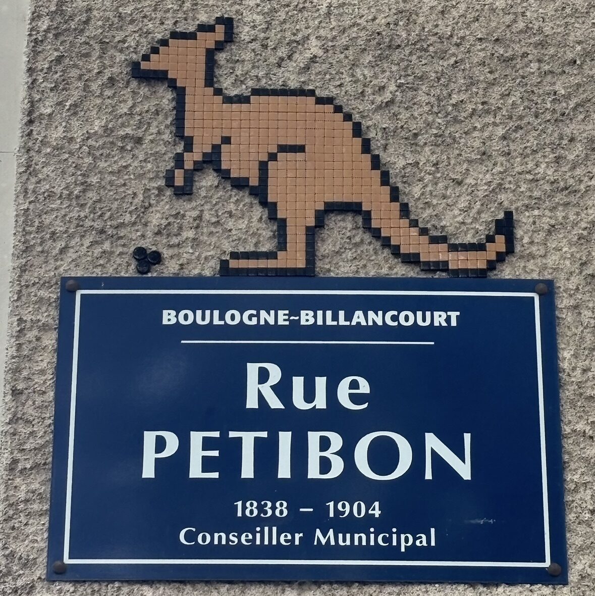 Kangourou de la rue Petibon — Street art de Mifamosa à Boulogne-Billancourt