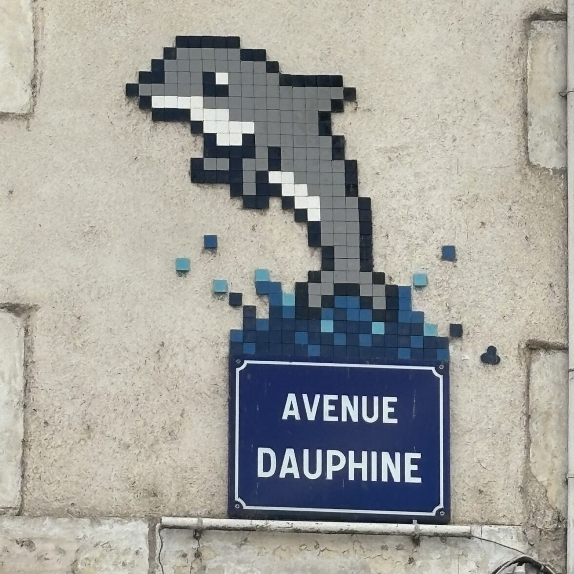 The Dolphin of Avenue Dauphine — Street art by Mifamosa in Orléans