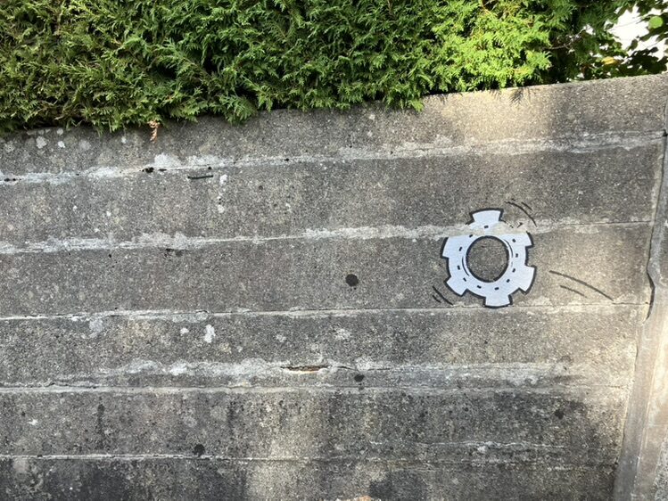 The Dudusses in Le Locle, 2021 — Street art by TocToc in Le Locle