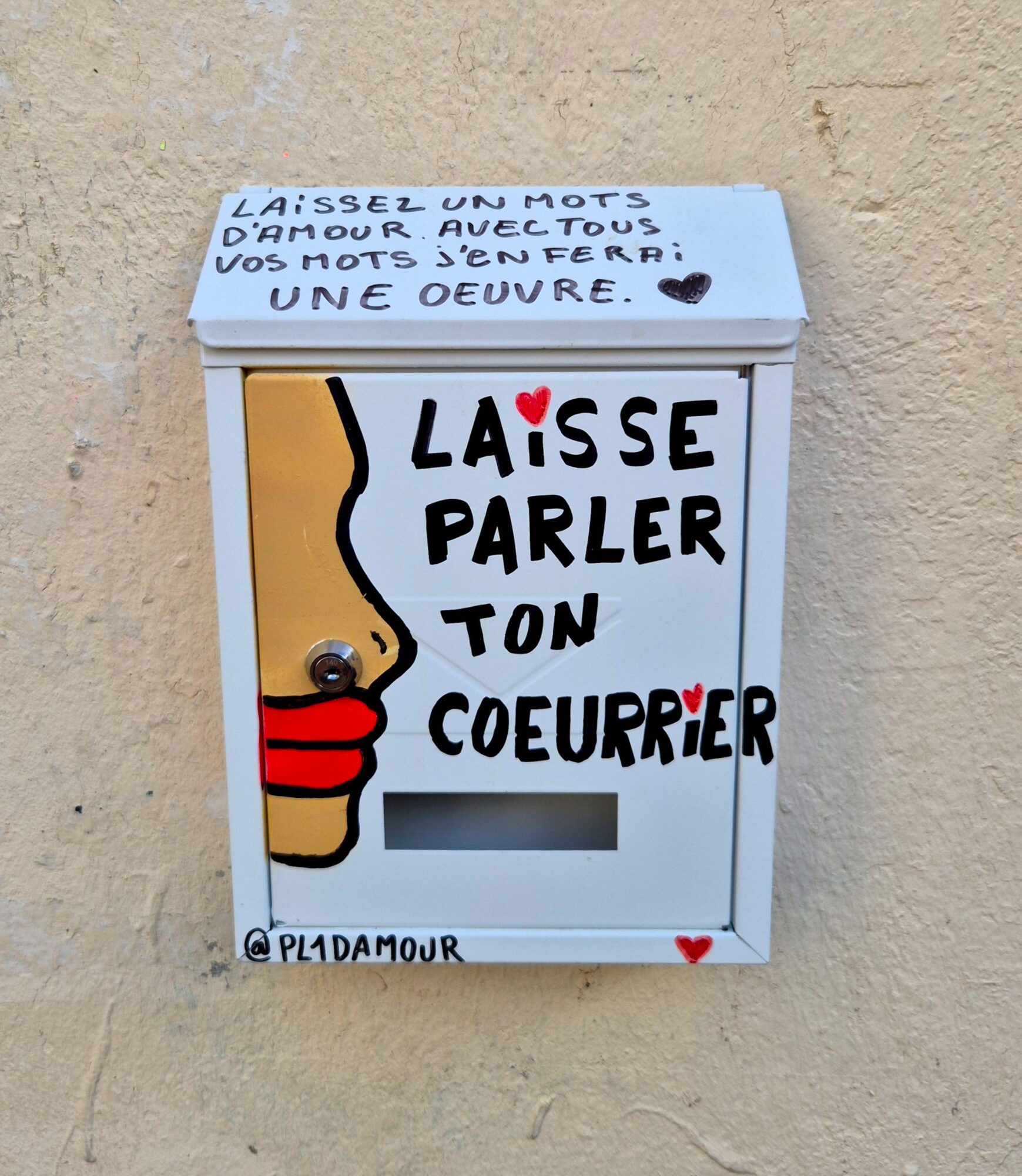 Let your heart-mail speak — Street art in Lyon