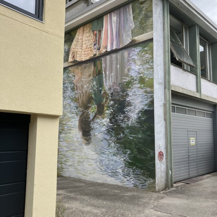 Partout, on jette des ponts volants — Street art de Rouge à Le Locle