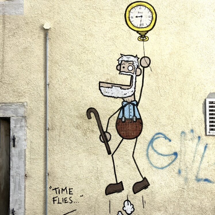 Time flies — Street art by TocToc in Le Locle