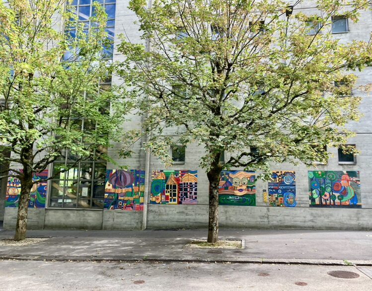 Panneaux colorés de la rue du Progrès — Street art à La Chaux-de-Fonds