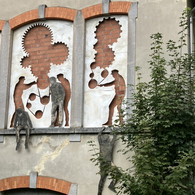 Run for Your Life — Street art by LEVALET in Le Locle