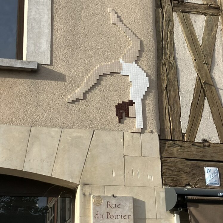 Le poirier de la rue du Poirier — Street art de Mifamosa à Orléans