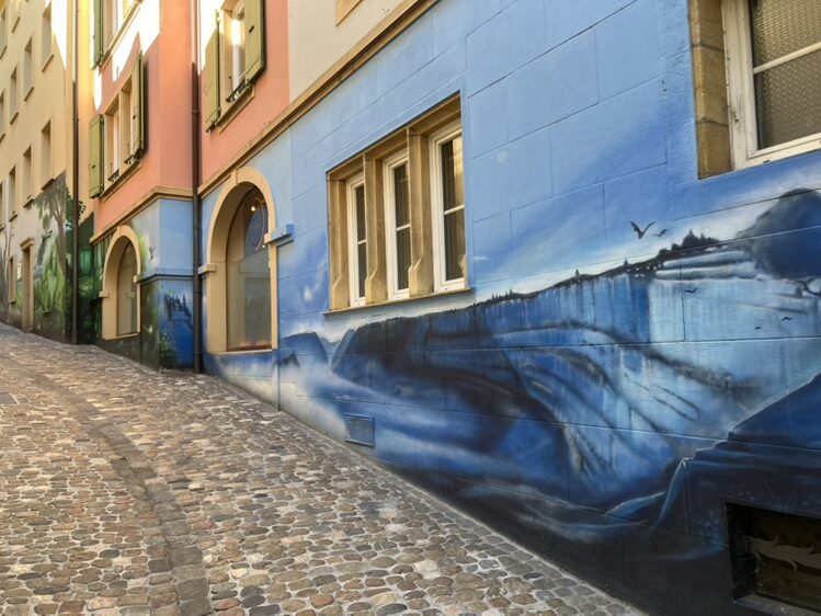 Bouquetins sur l'éperon rocheux — Street art à Neuchâtel