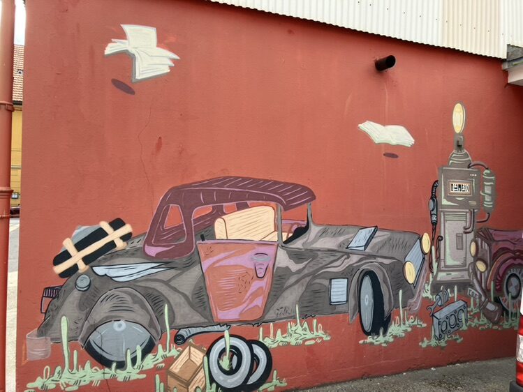 Vintage Car and Petrol Pump at the Brocante — Street art in La Chaux-de-Fonds