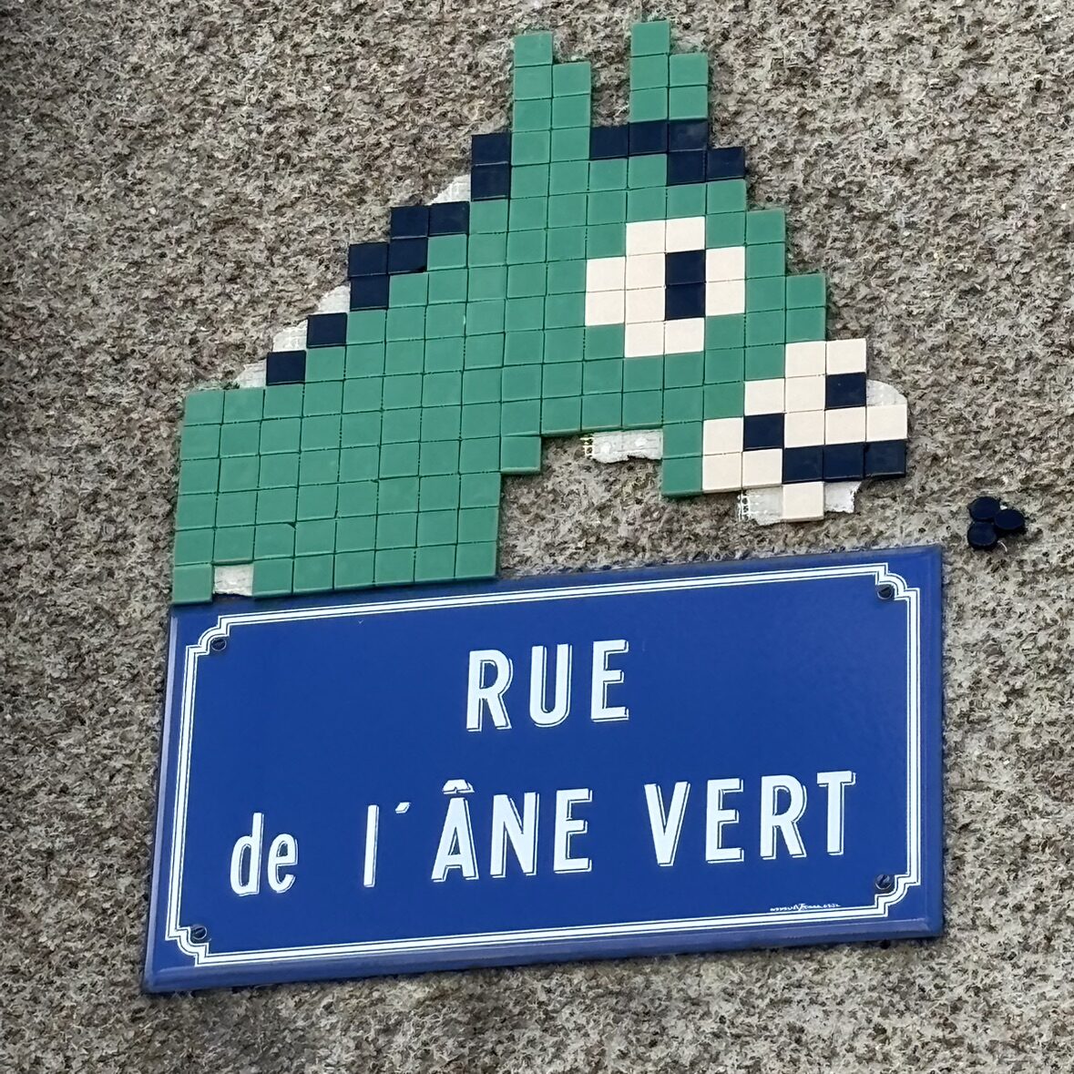 L'âne vert de la rue de l'Âne Vert — Street art de Mifamosa à Loury