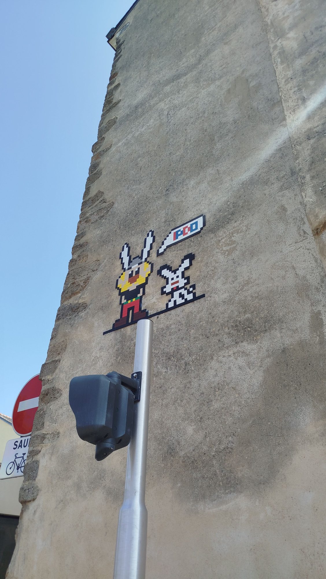 Astérix et Idéfix en mosaïque — Street art de IPDO à Vannes
