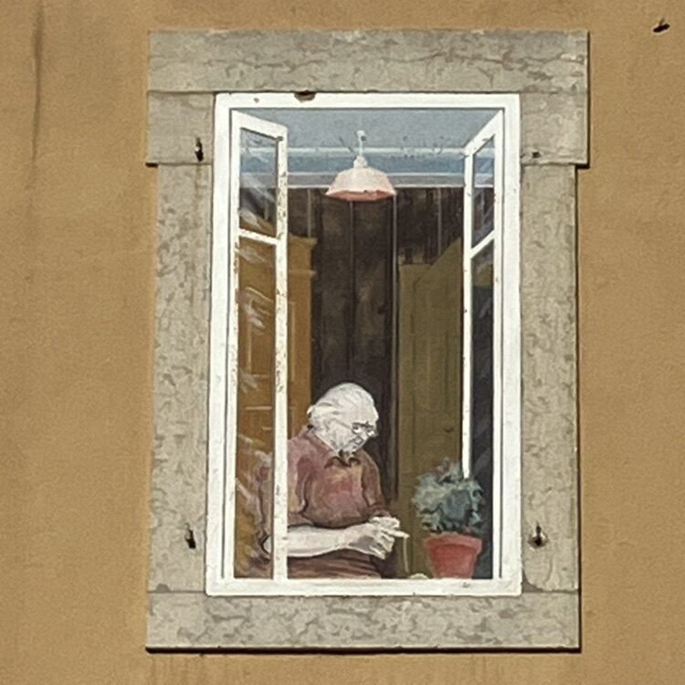 La grand-mère et le fumeur de pipe — Street art de Maoro à La Chaux-de-Fonds