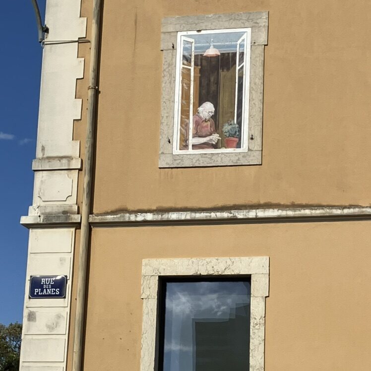 La grand-mère et le fumeur de pipe — Street art de Maoro à La Chaux-de-Fonds