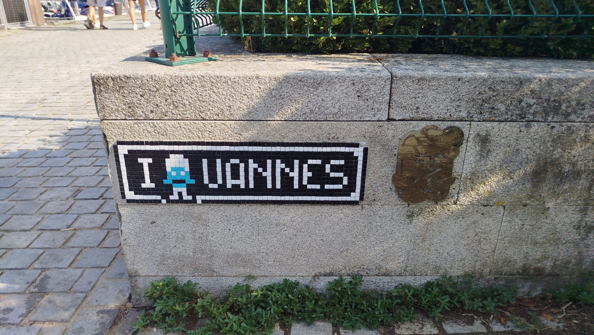 I Vannes en mosaïque pixelisée — Street art de IPDO à Vannes