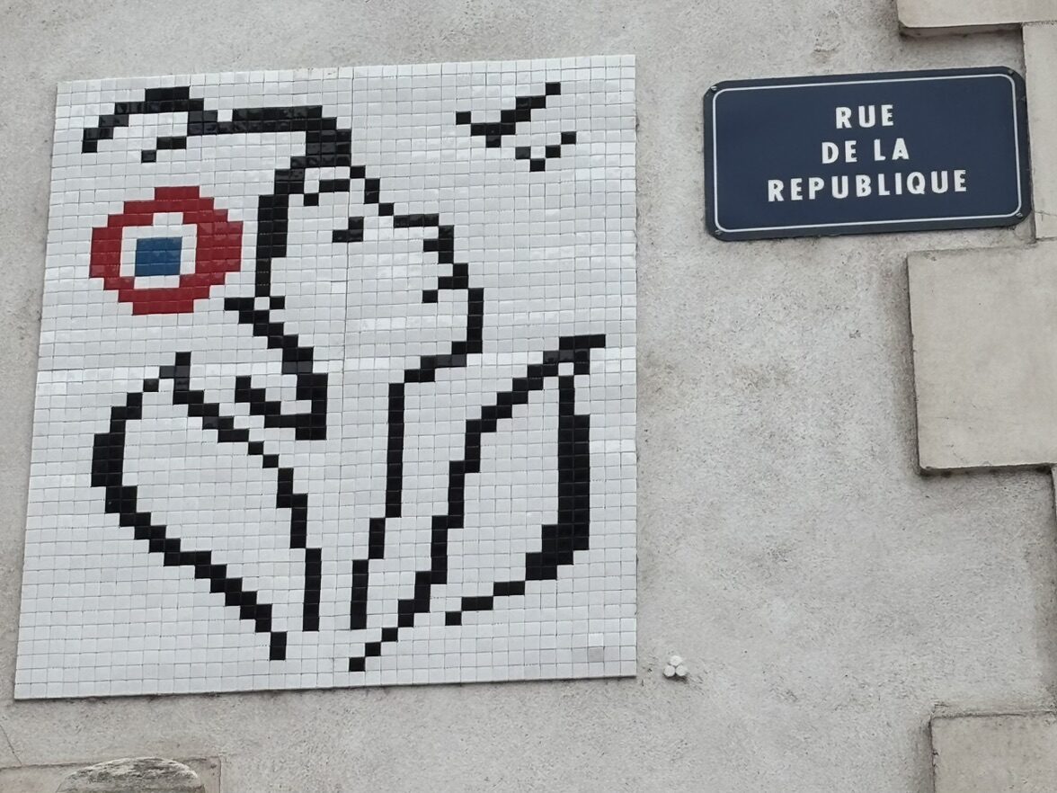 Marianne with the Tricolour Cockade — Street art by Mifamosa in Orléans