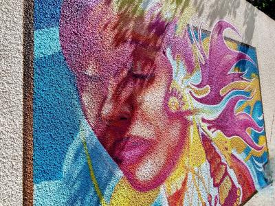 Pink Portrait with Closed Eyes — Street art in Clermont-Ferrand