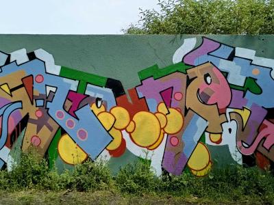 Yellow and Purple Wildstyle — Street art in Nantes