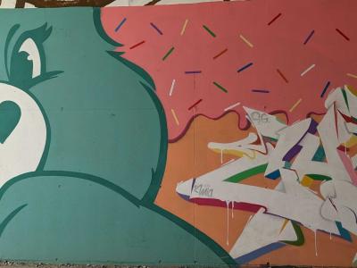 Tender-Hearted Bear — Street art in Soyons