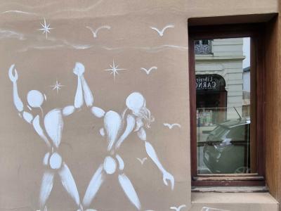 Silhouettes blanches sous les étoiles, Mesnager — Street art de Jerome Mesnager à Vichy