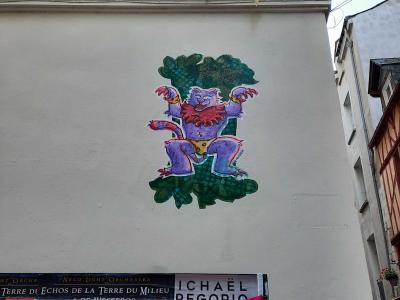 Monstre coloré sur mur nantais — Street art à Nantes
