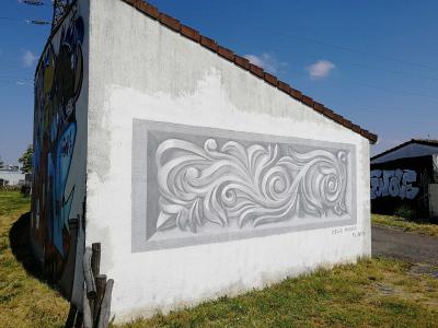 Ornements baroque trompe-l'œil — Street art à Bouguenais