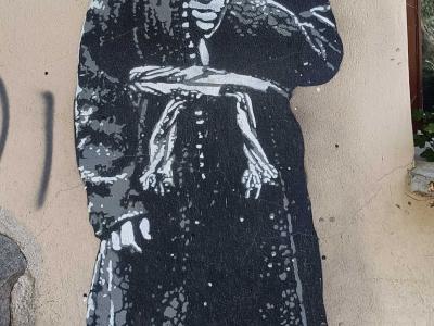 Monochrome historical silhouette — Street art by Edward von Lõngus in Vilnius