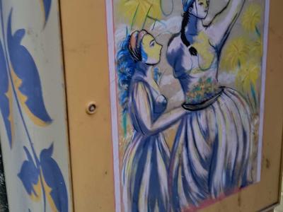 Femmes en tenue traditionnelle — Street art à Porto
