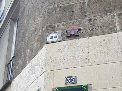 Duo de mosaïques par A2 — Street art de A2 à Paris