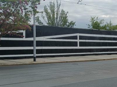 Lignes Optiques Noir et Blanc — Street art de Karel Štědrý à Prague