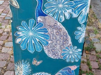 Paon élégant turquoise — Street art à Strasbourg